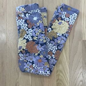 Girls Vineyard Vines purple print leggings size 7